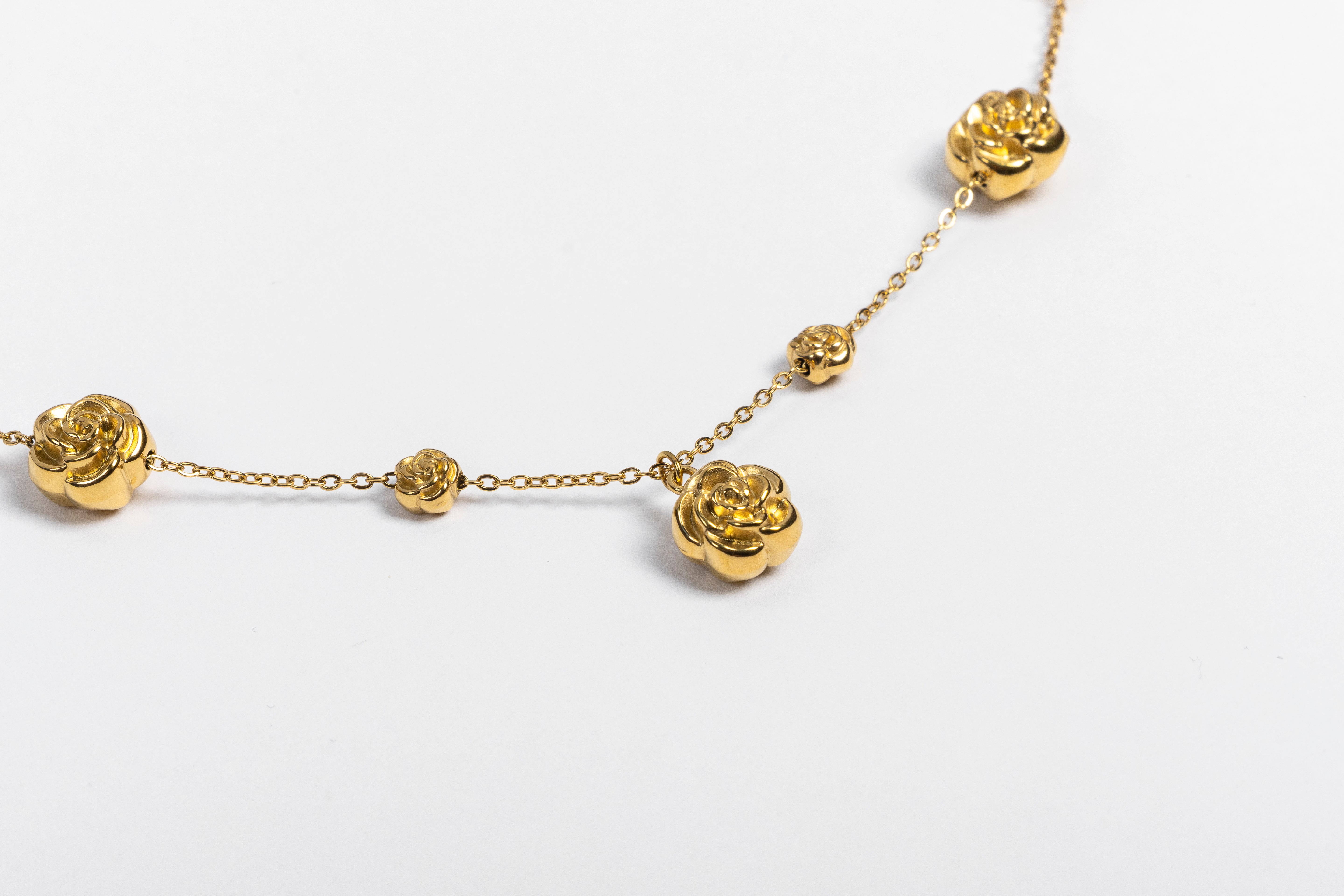 Collana Filo d’Oro e Rose d’Amore