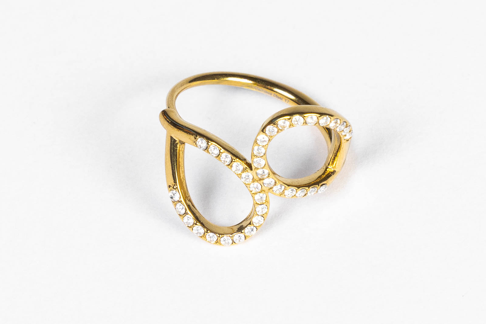 Anello Zirvante con Zirconi