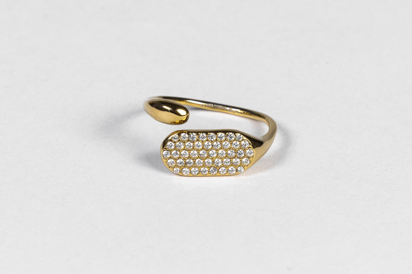Anello Zarél Rettangolare con Zirconi