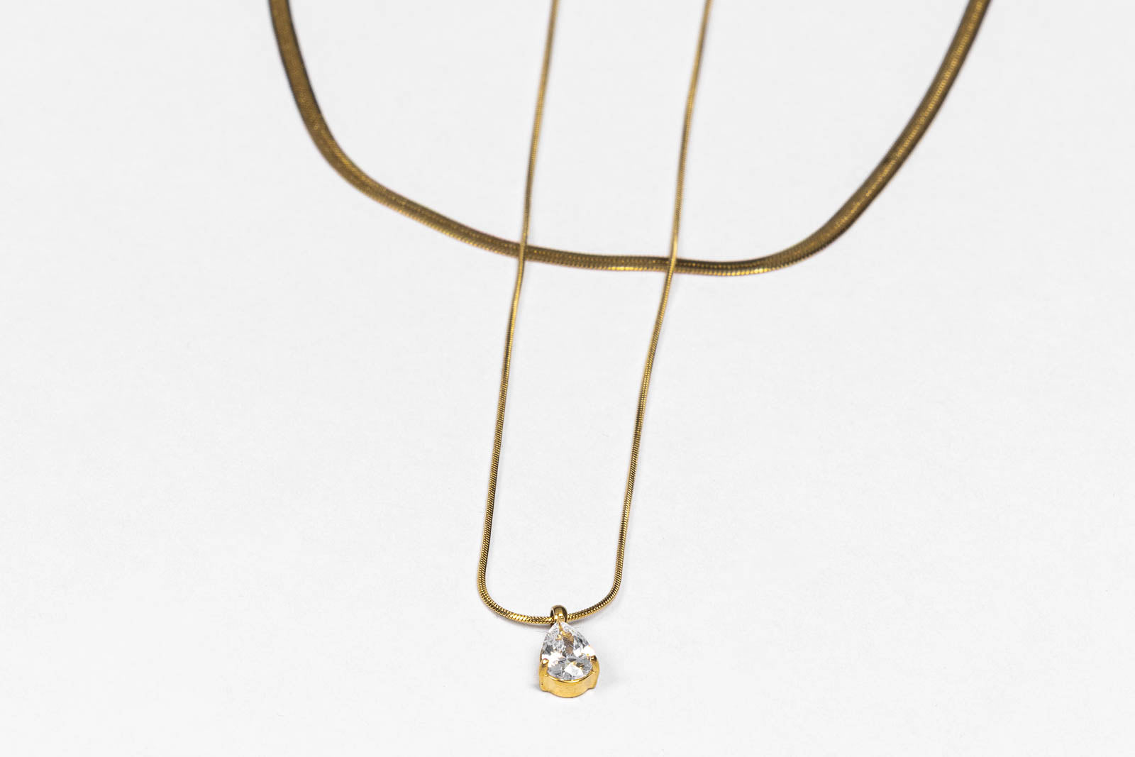 Collana doppia con cristallo a goccia