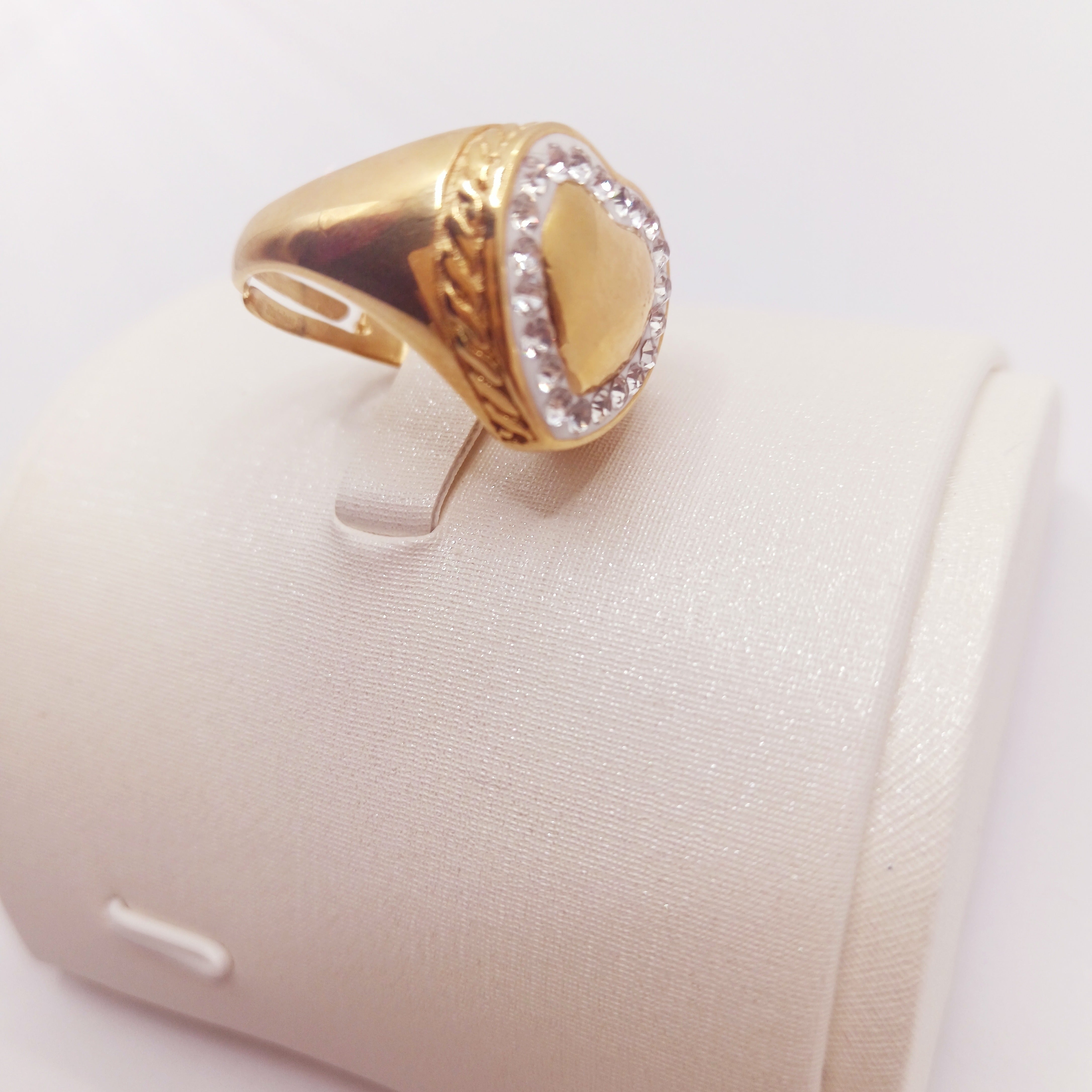 Anello Cuore Dorato con Zirconi