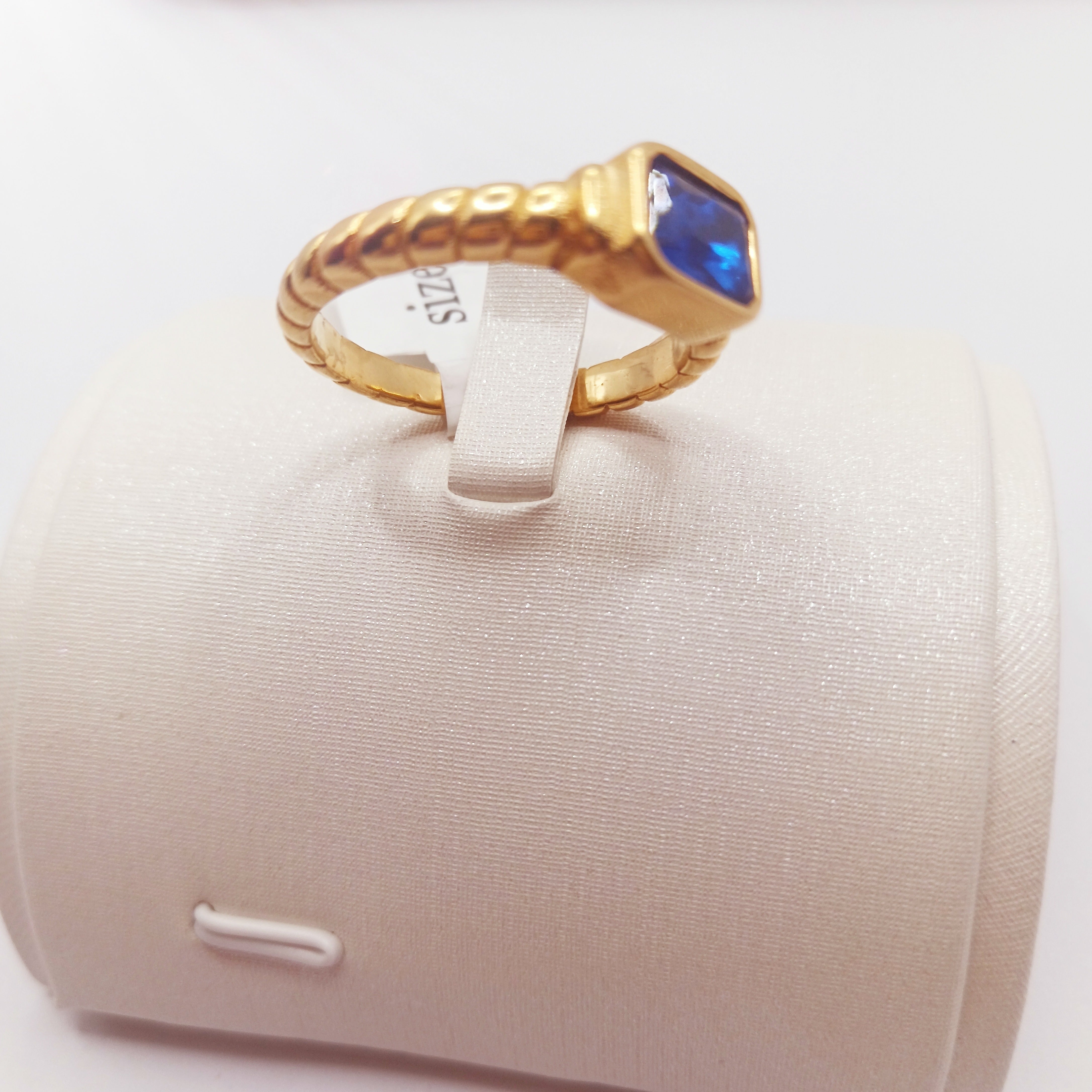 Anello Zaffiro con Pietra Blu